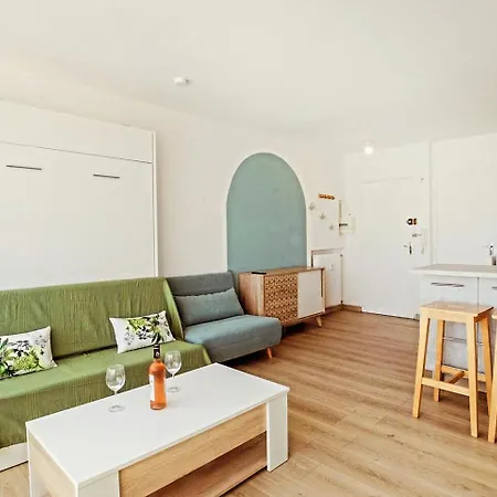 Le Hyerois Apartment
